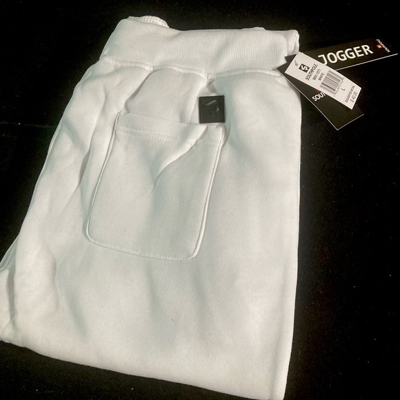 Bundle! SOUTHPOLE Authentic Collection Men’s Graphic SS T-Shirt and White Jogger - Picture 7 of 13